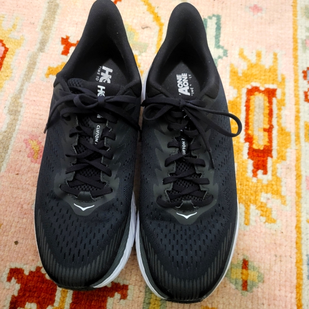Mens Black Hoka One One 11 2E Clifton 7